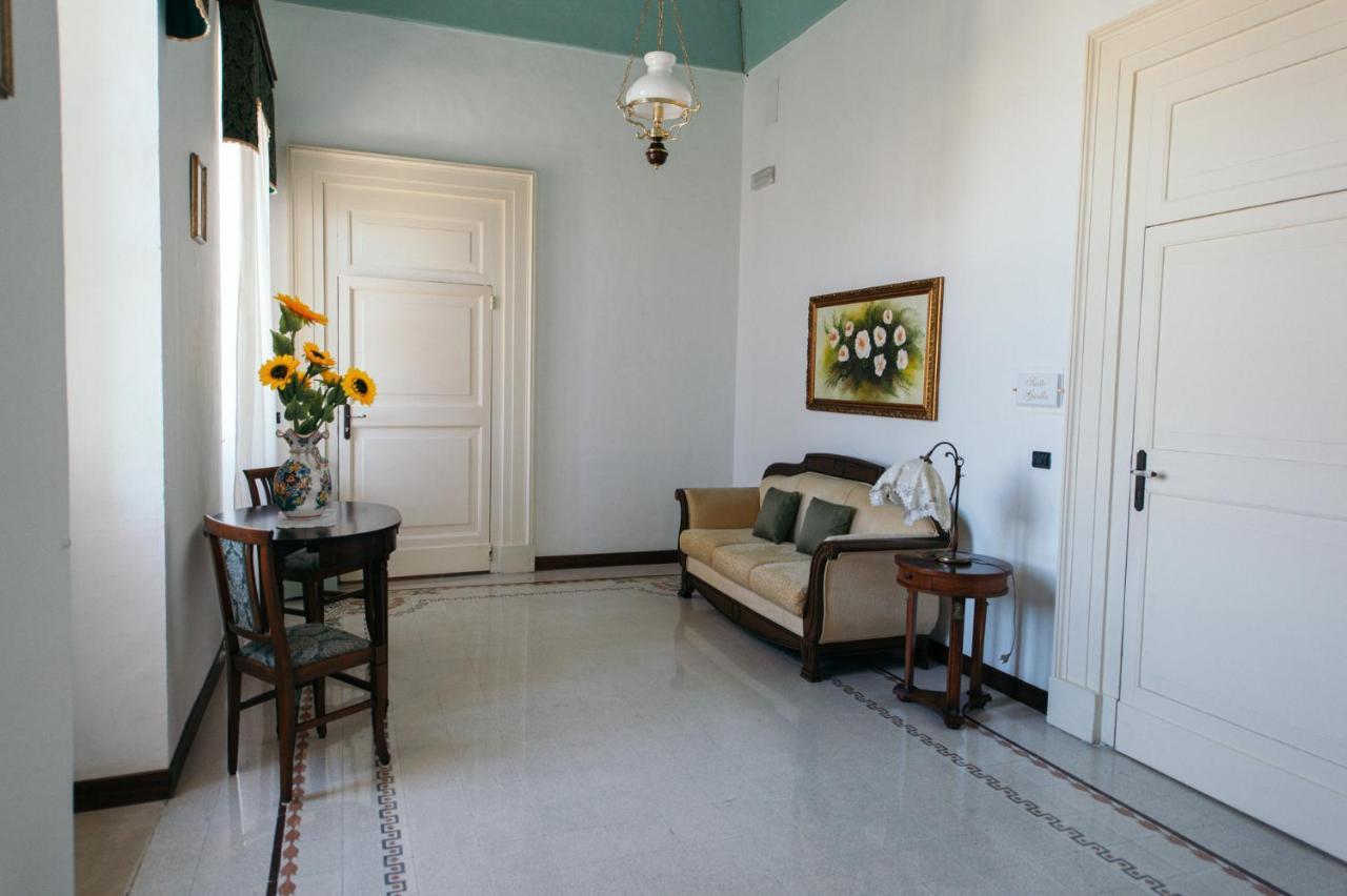 Palazzo Scarciglia Hotel Minervino di Lecce Buitenkant foto