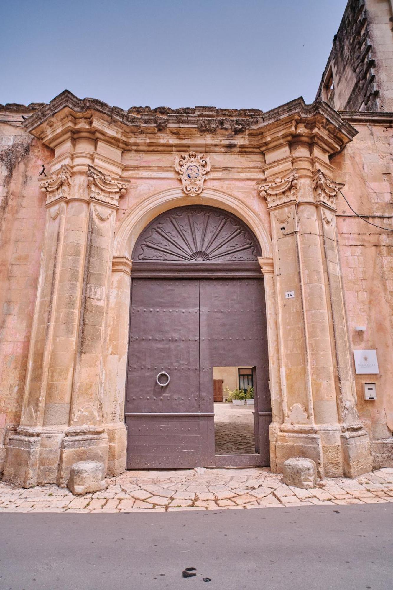 Palazzo Scarciglia Hotel Minervino di Lecce Buitenkant foto