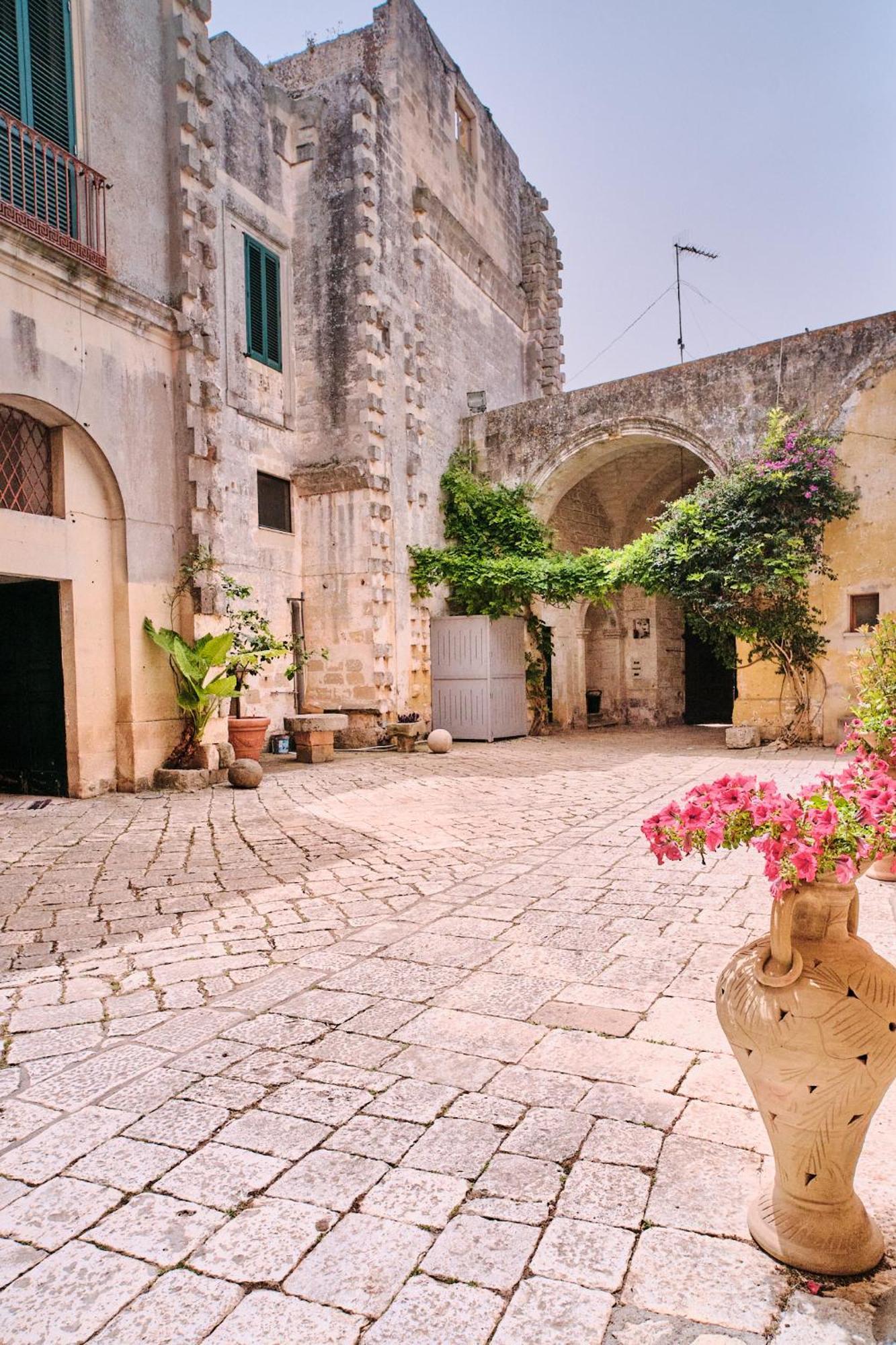 Palazzo Scarciglia Hotel Minervino di Lecce Buitenkant foto